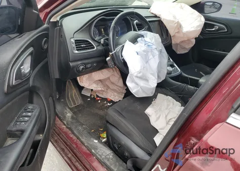 2015 Chrysler 200 Limited из США, поврежденный, VIN 1C3CCCAB5FN614516